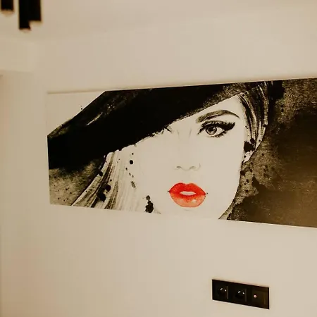 Uroczy Maly Z Jacuzzi Villa Dlugosiodlo